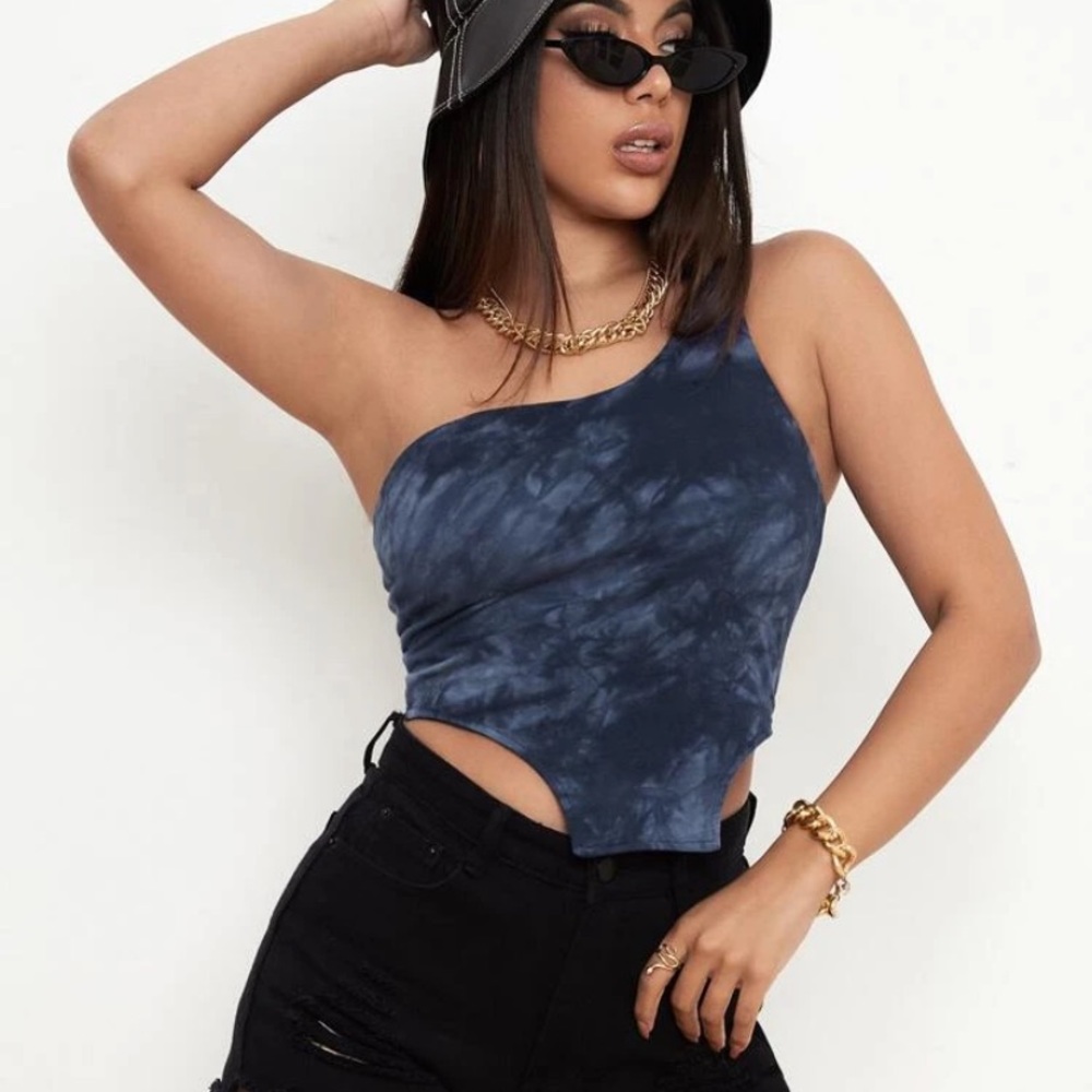 ✨Asymmetrical tie dye top 3/$20✨✨